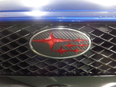 ＷＲＸ　ＳＴＩ　ＶＡＢ　エンブレムカーボンシート加工　クリアレッド＆ブラックカーボンシート