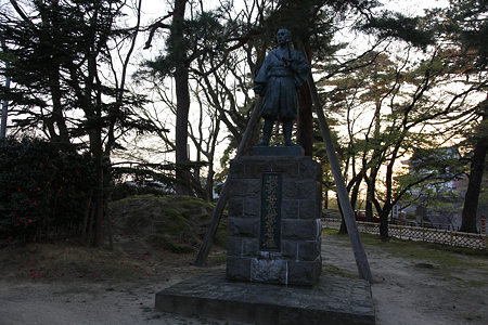 新発田城・堀部安兵衛の銅像 - 01