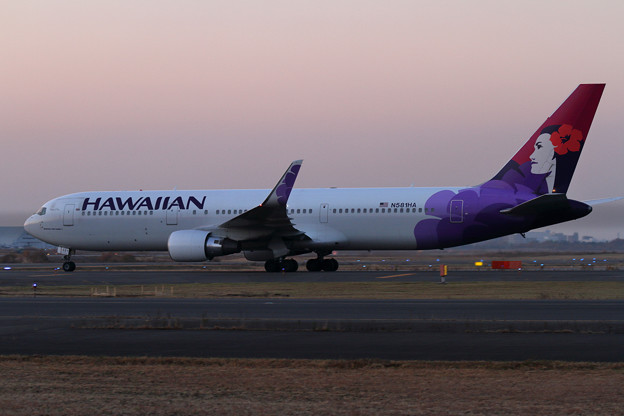 B767 Hawaiian Air 到着(1)