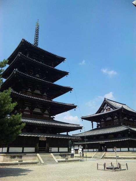 柿くへば鐘が鳴るなり法隆寺 季語