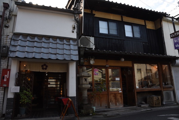 おしゃれなカフェでの甘いものを家内が探し求め、「環奈」という名前のお店を発見。 