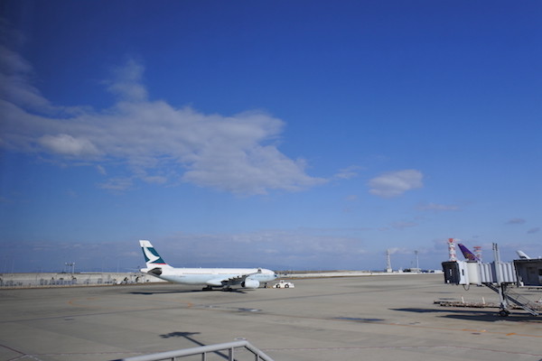 晴天の関西空港から飛び立ちます