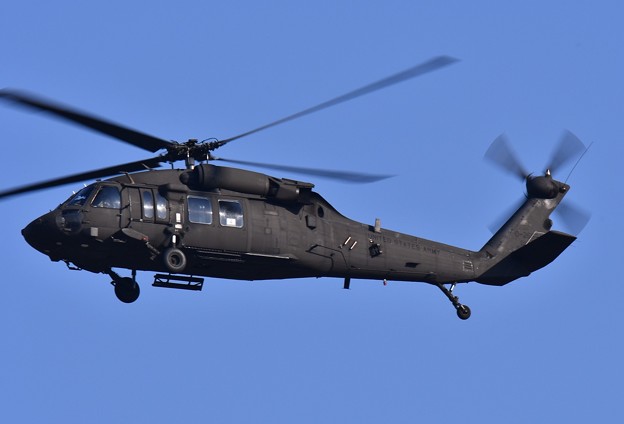 トランプ大統領の護衛ヘリコプター米陸軍ブラックホーク 20171105